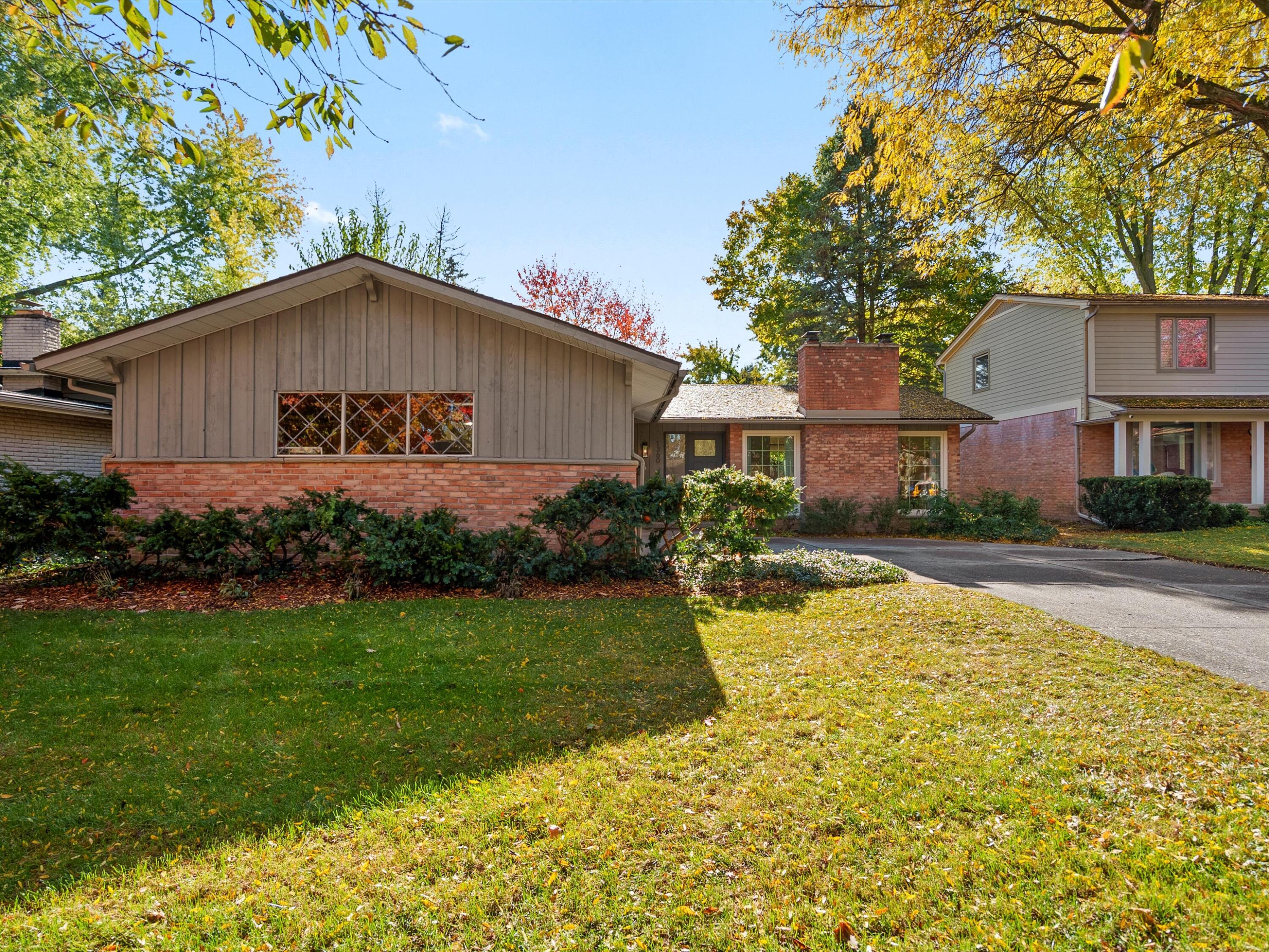1360 Pine Valley Court, Ann Arbor