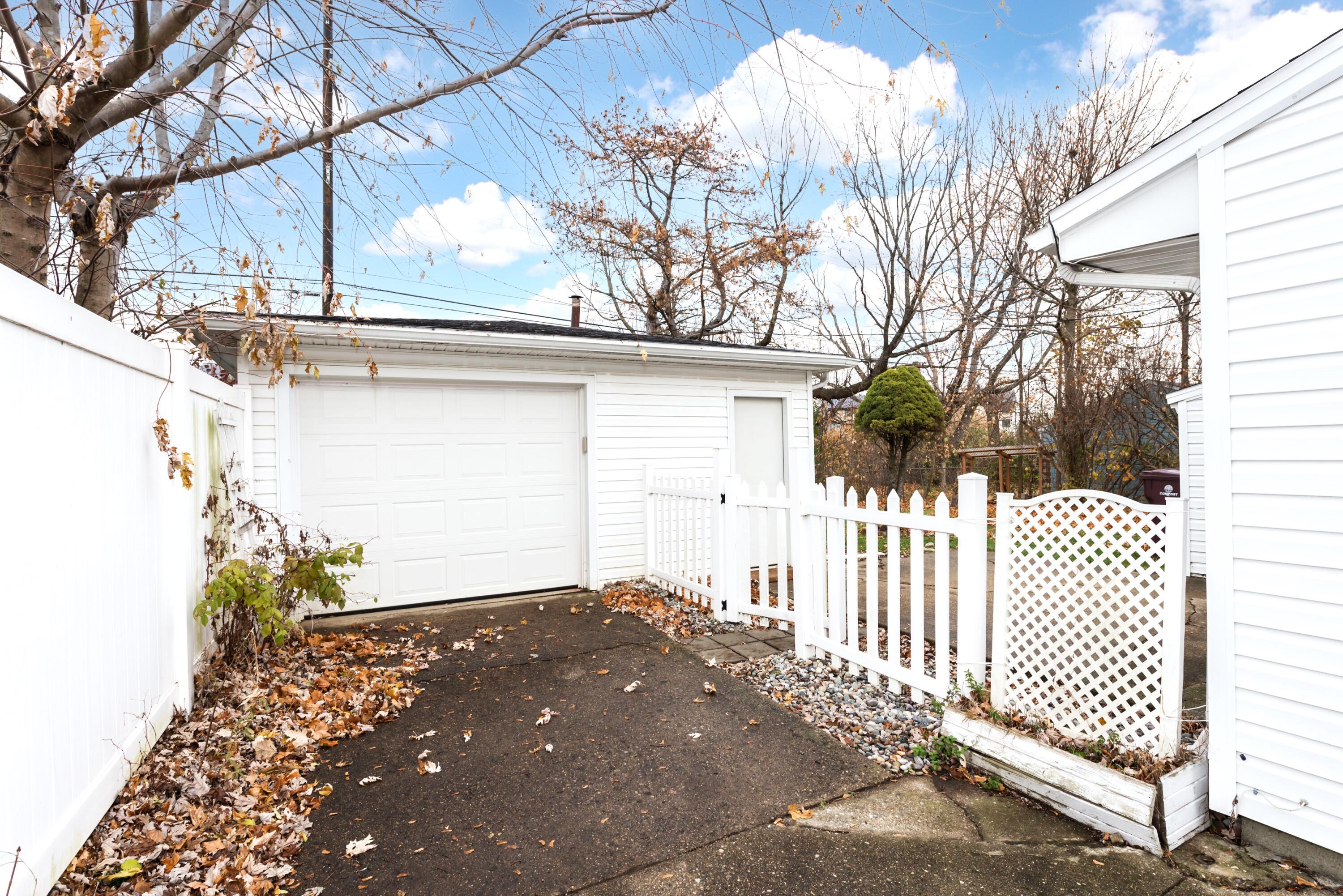 2831 Canterbury Road