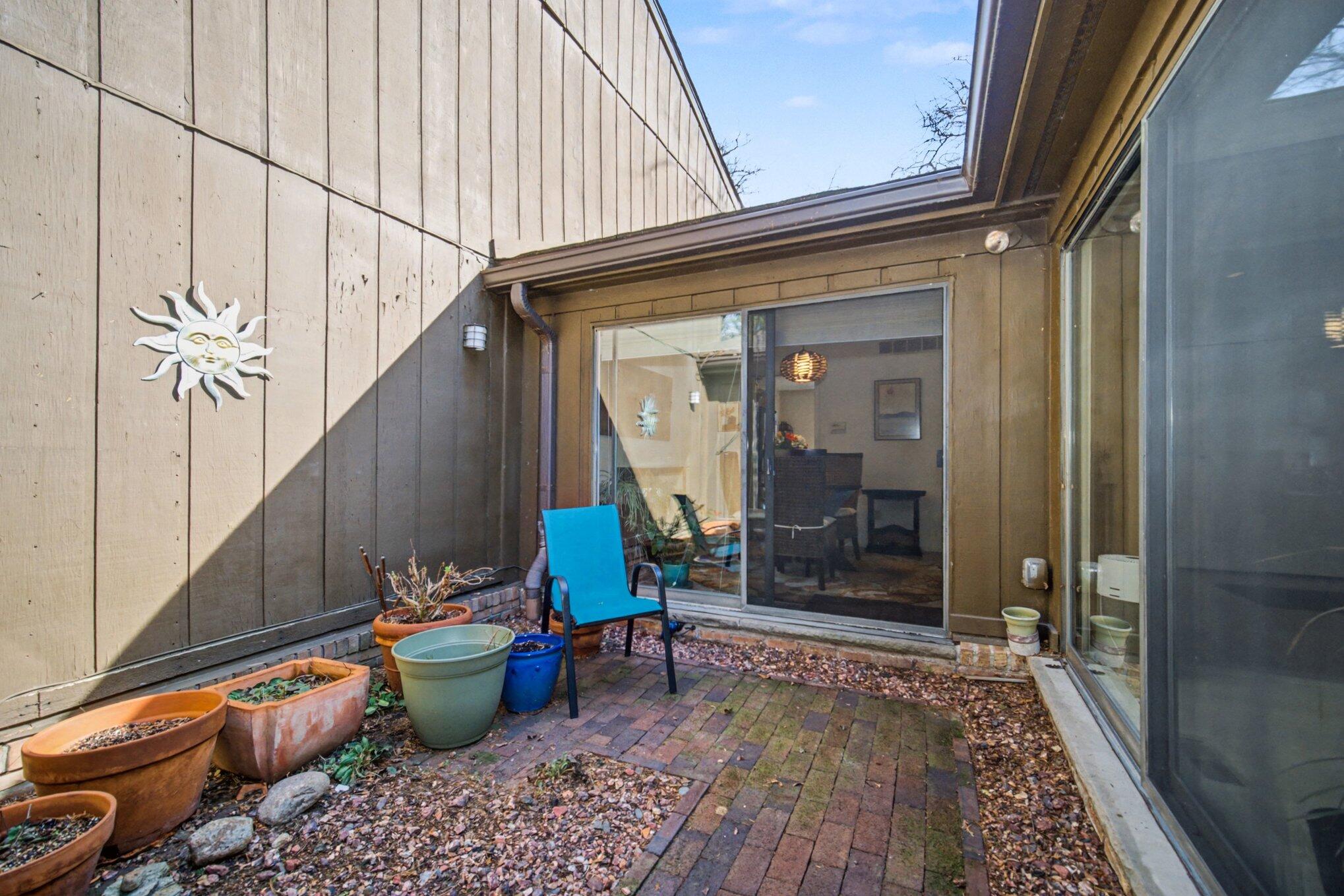 863 Greenhills Drive