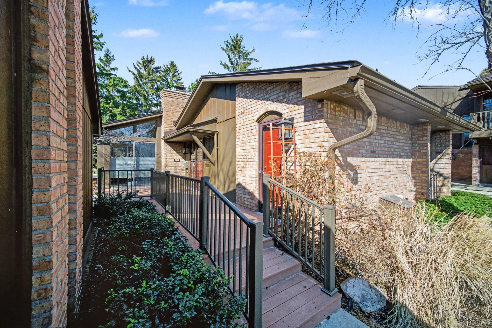 863 Greenhills Drive