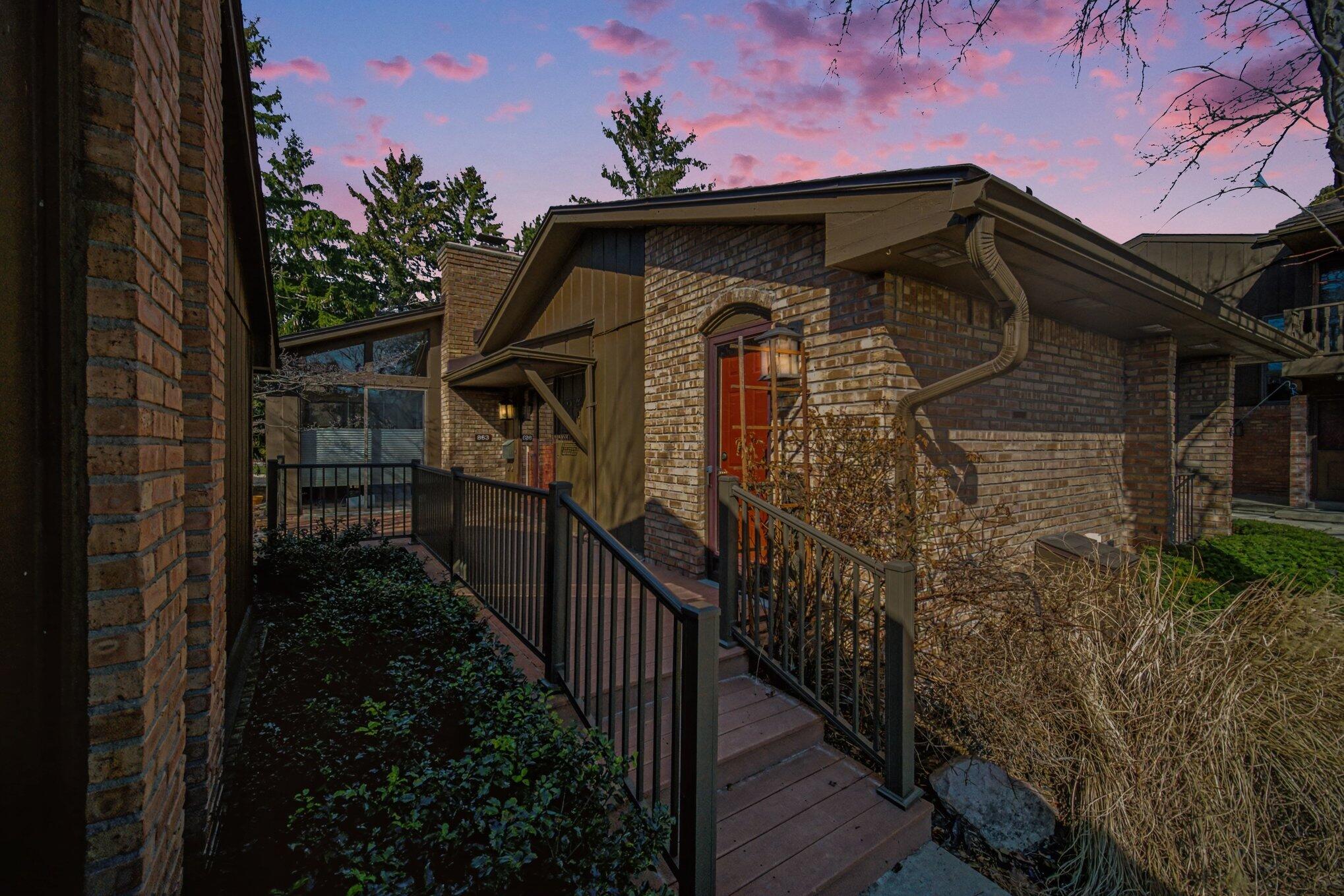 863 Greenhills Drive