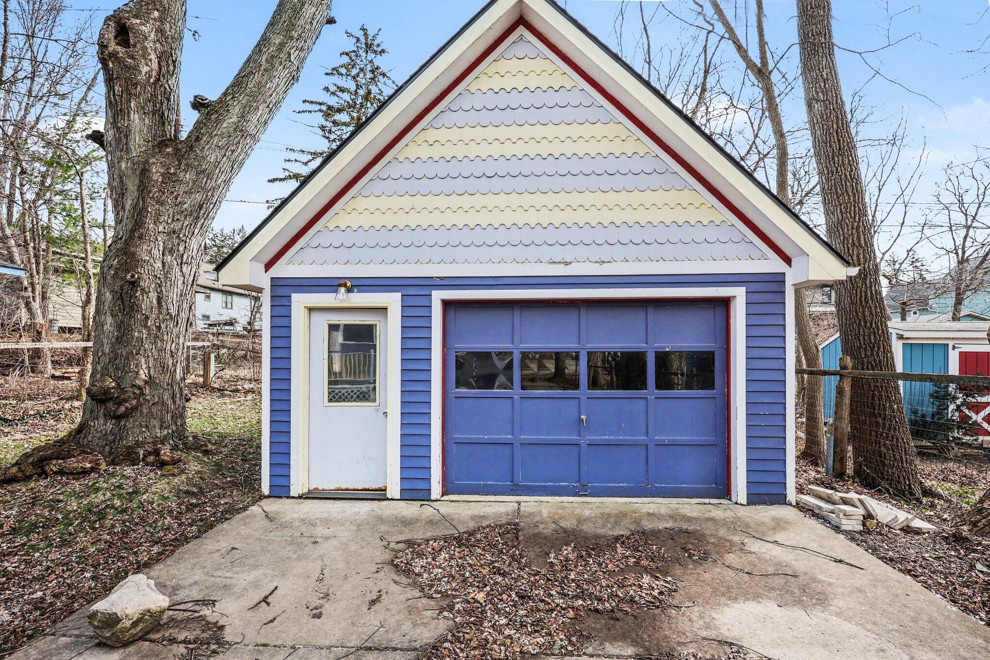 818 Gott Street
