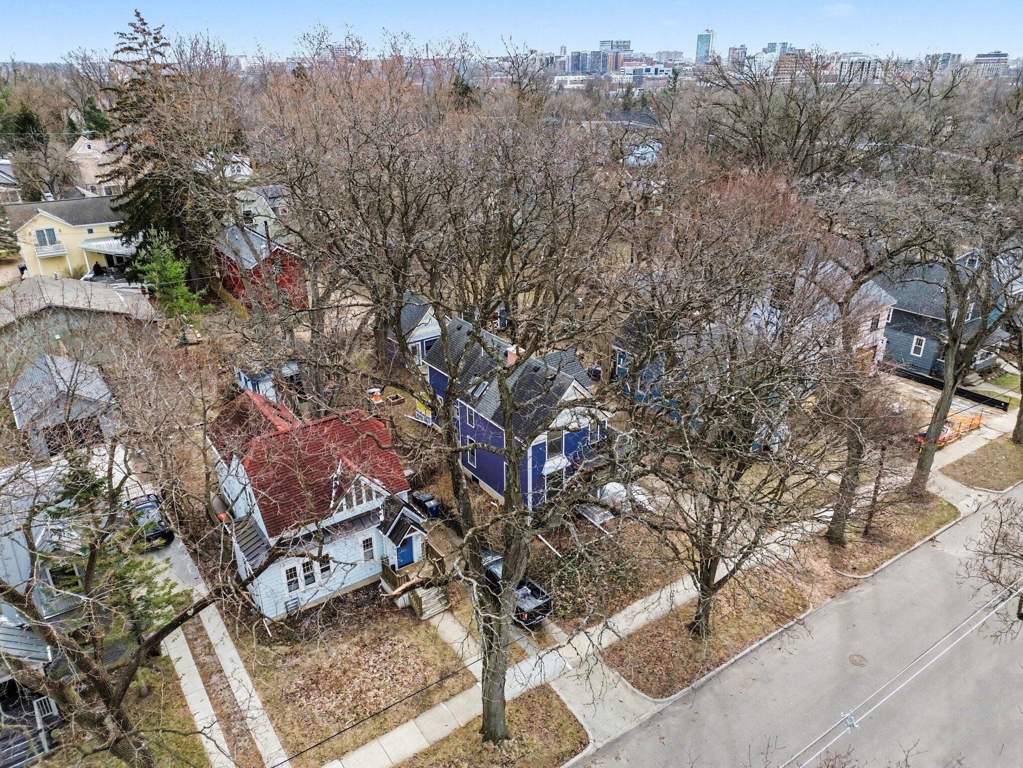 818 Gott Street