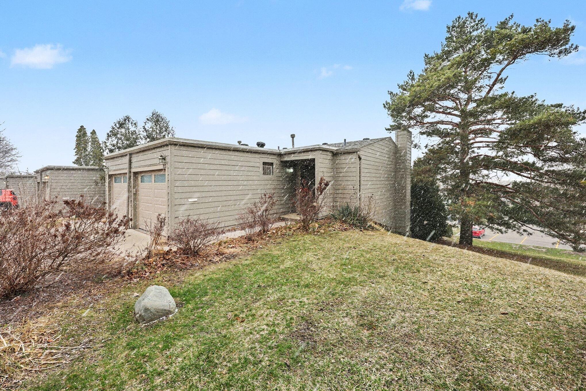 723 Skynob Drive