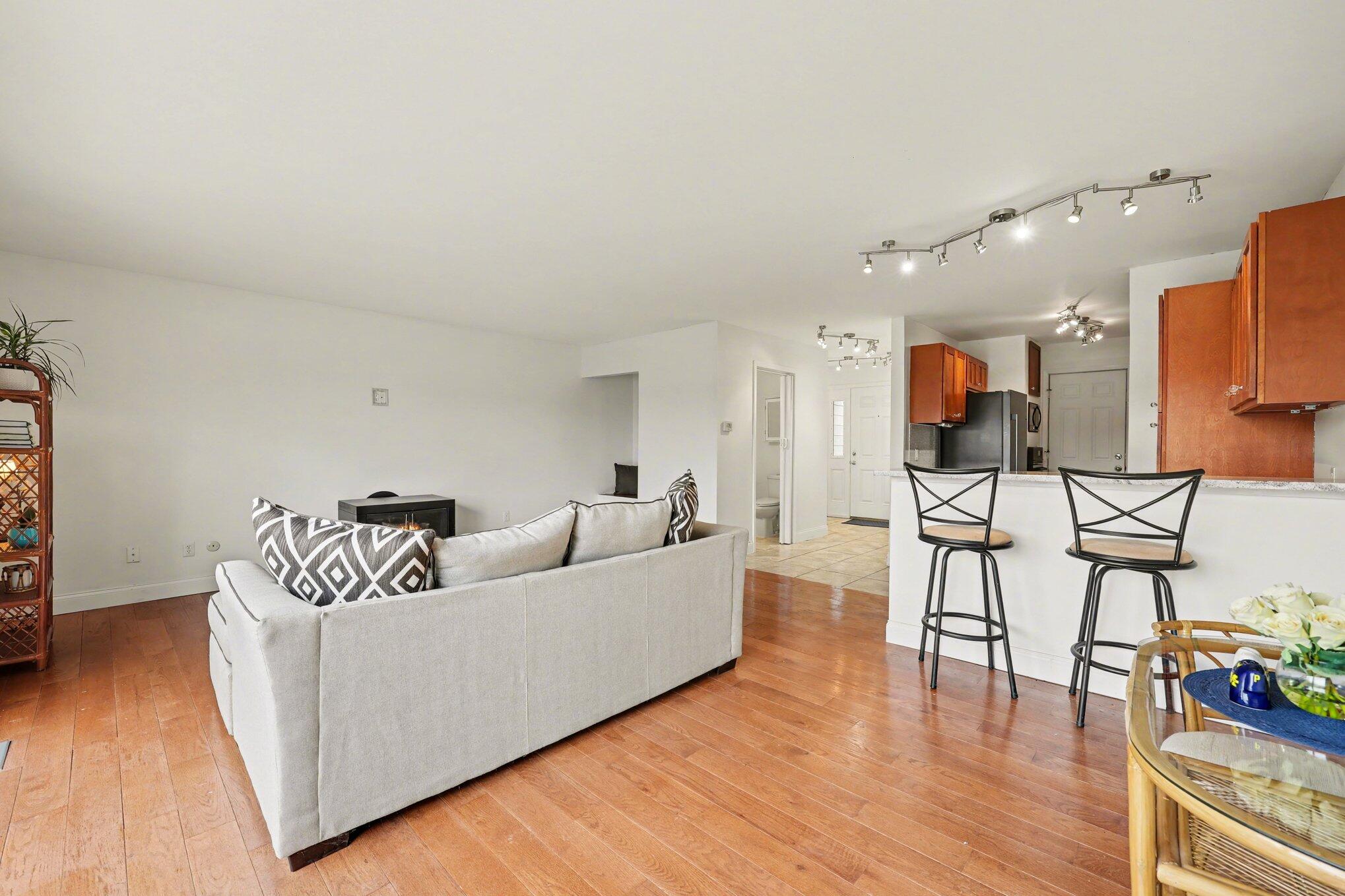 723 Skynob Drive