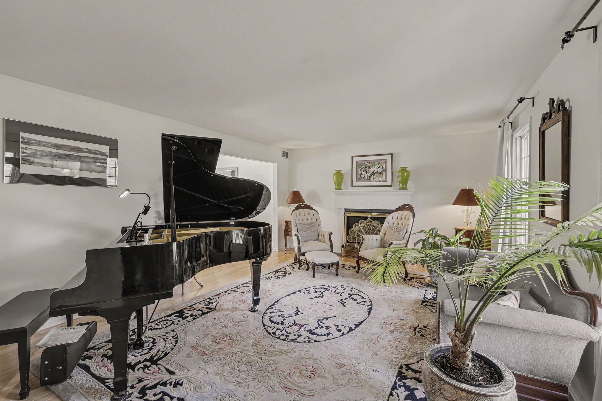 5589 Tanglewood Drive