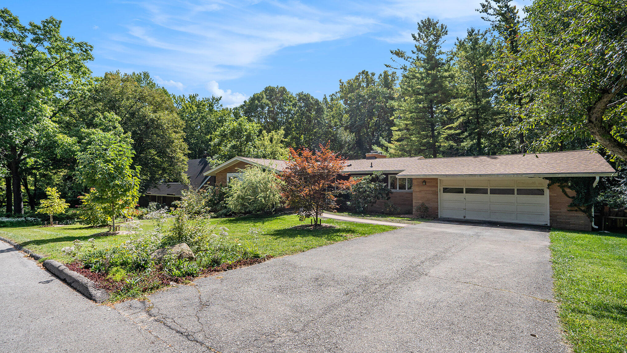 442 Huntington Place