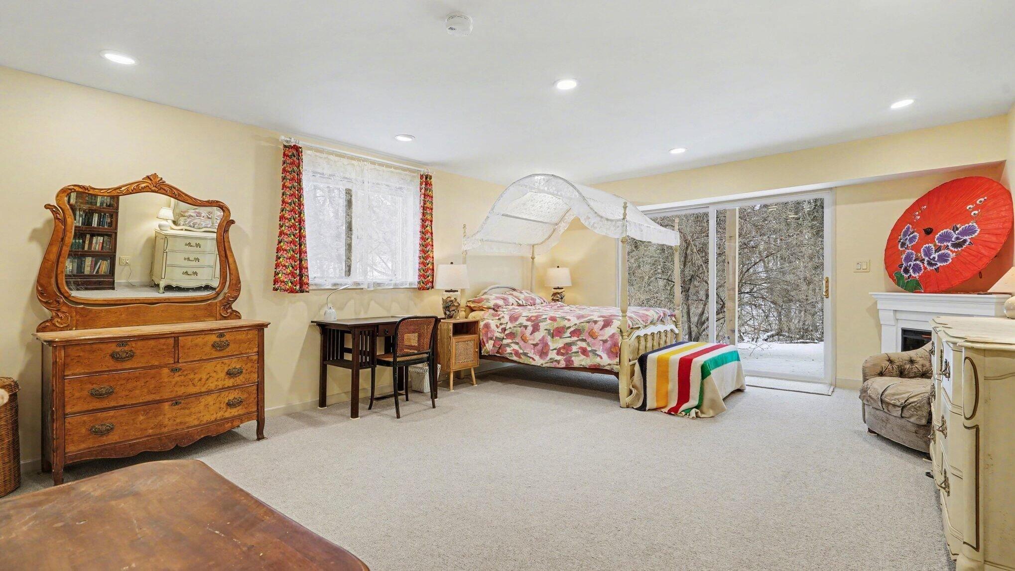 442 Huntington Place