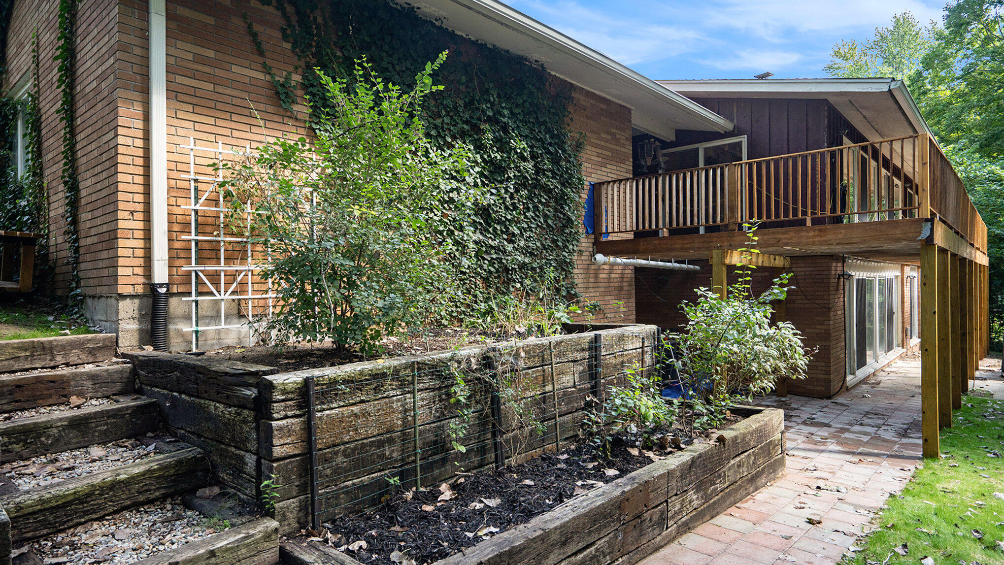 442 Huntington Place