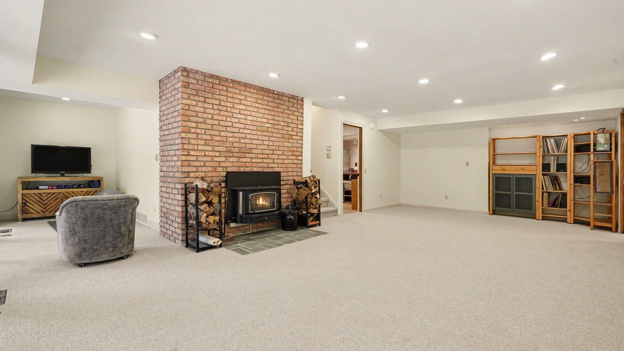 442 Huntington Place