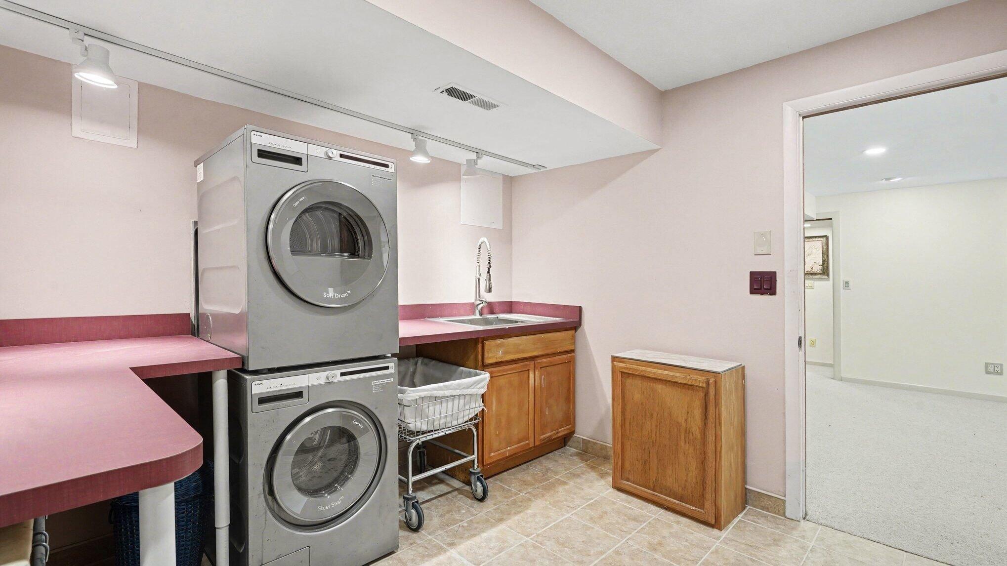 442 Huntington Place