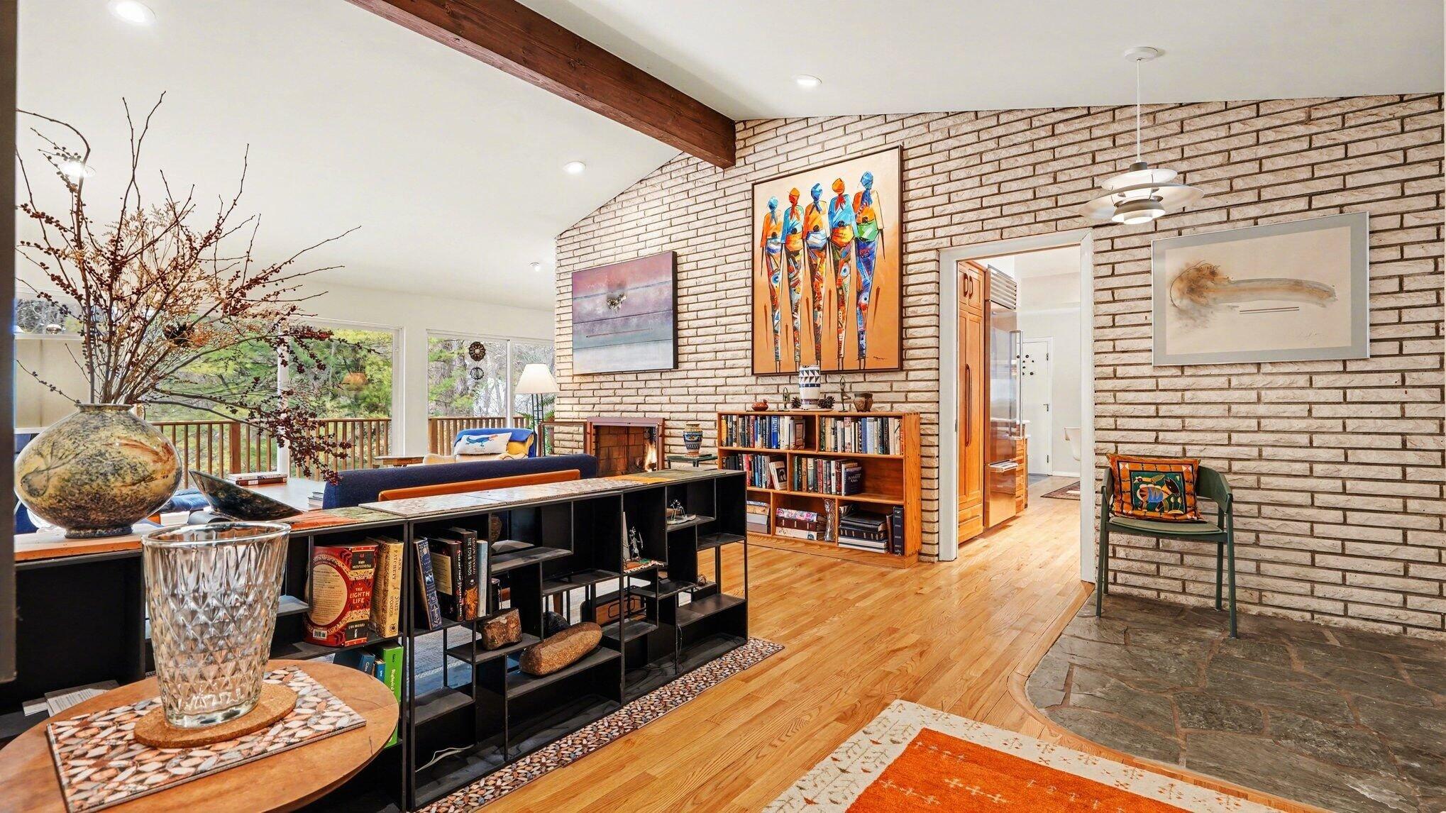 442 Huntington Place