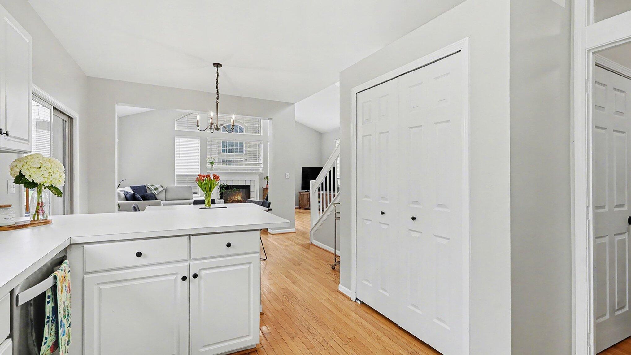 5692 Versailles Avenue