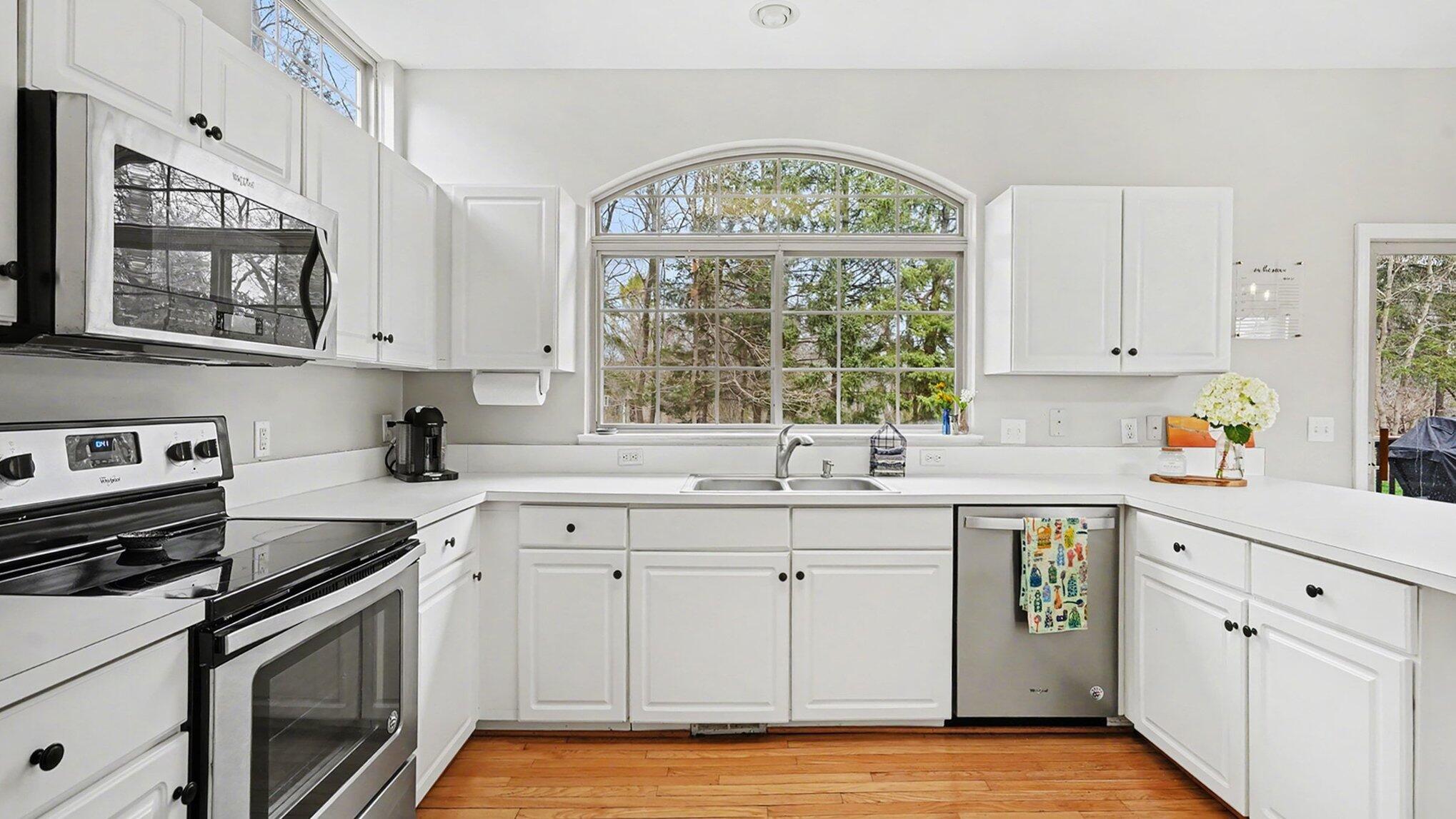 5692 Versailles Avenue