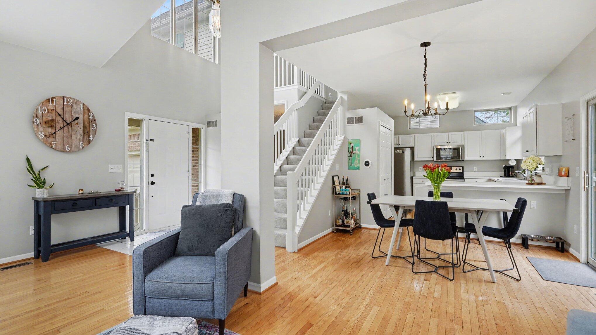 5692 Versailles Avenue