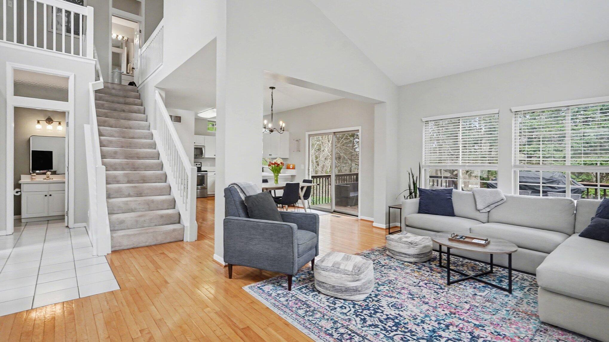 5692 Versailles Avenue