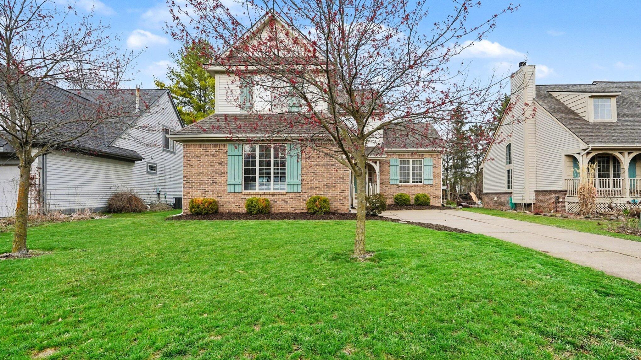 5692 Versailles Avenue