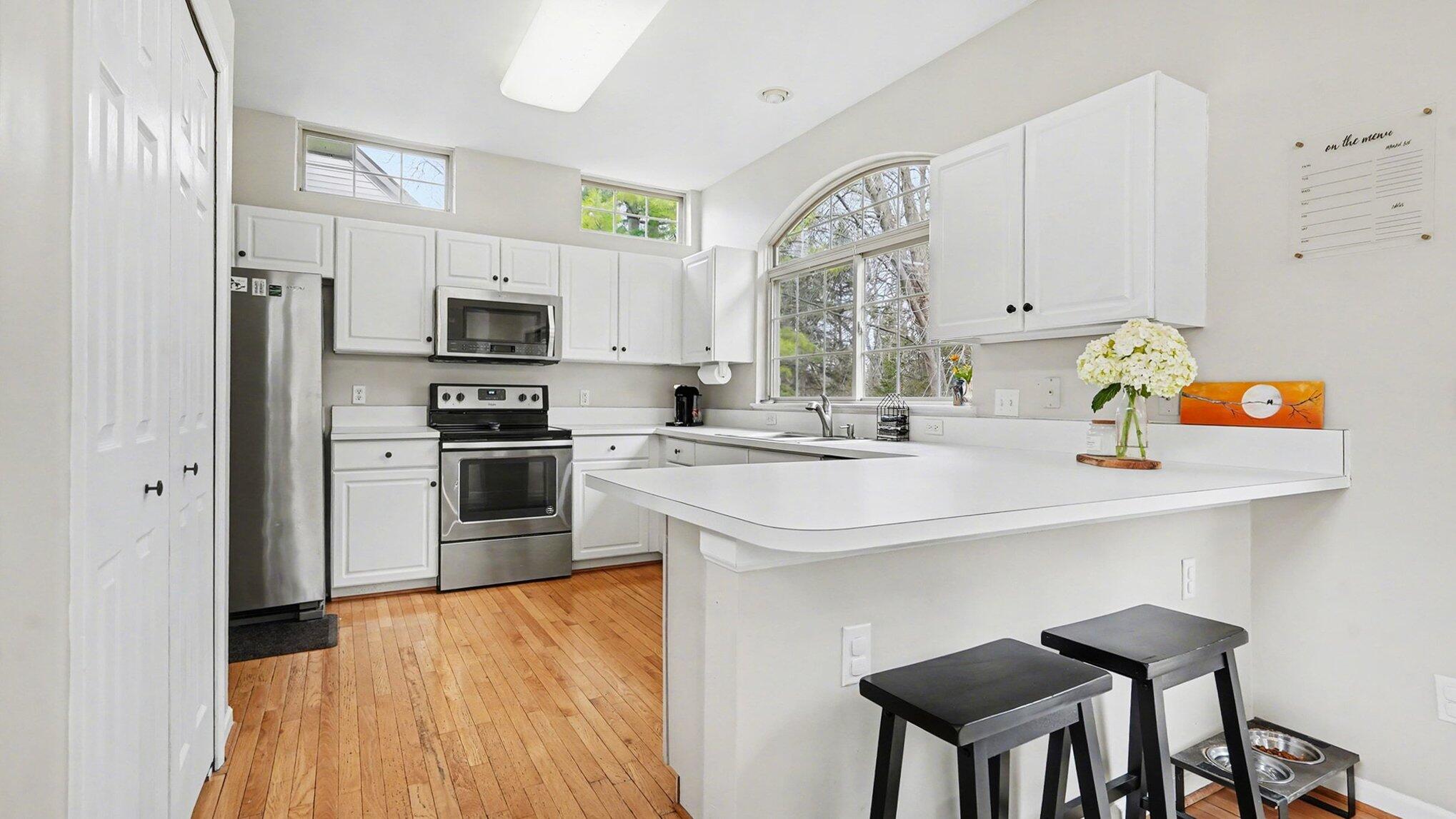 5692 Versailles Avenue