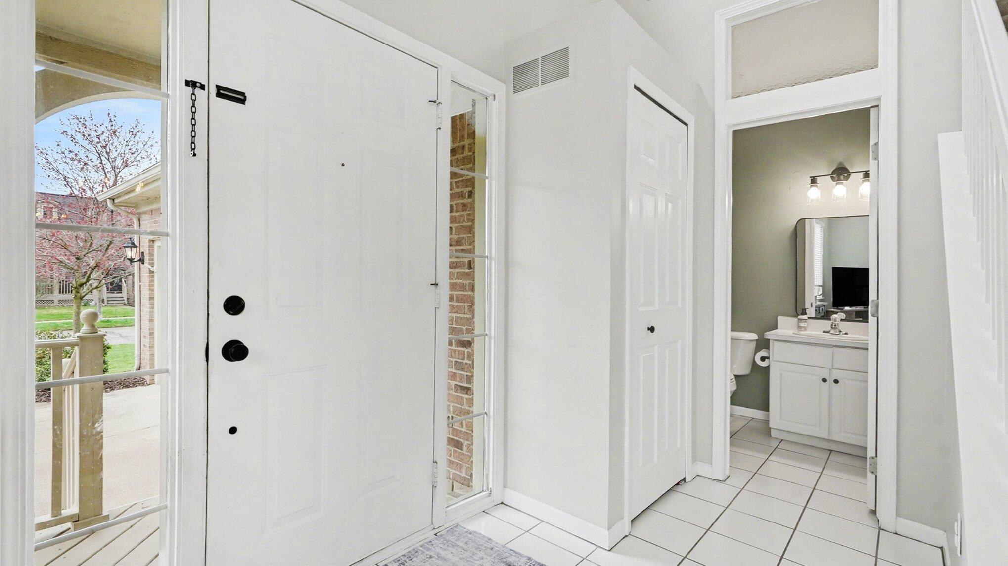 5692 Versailles Avenue