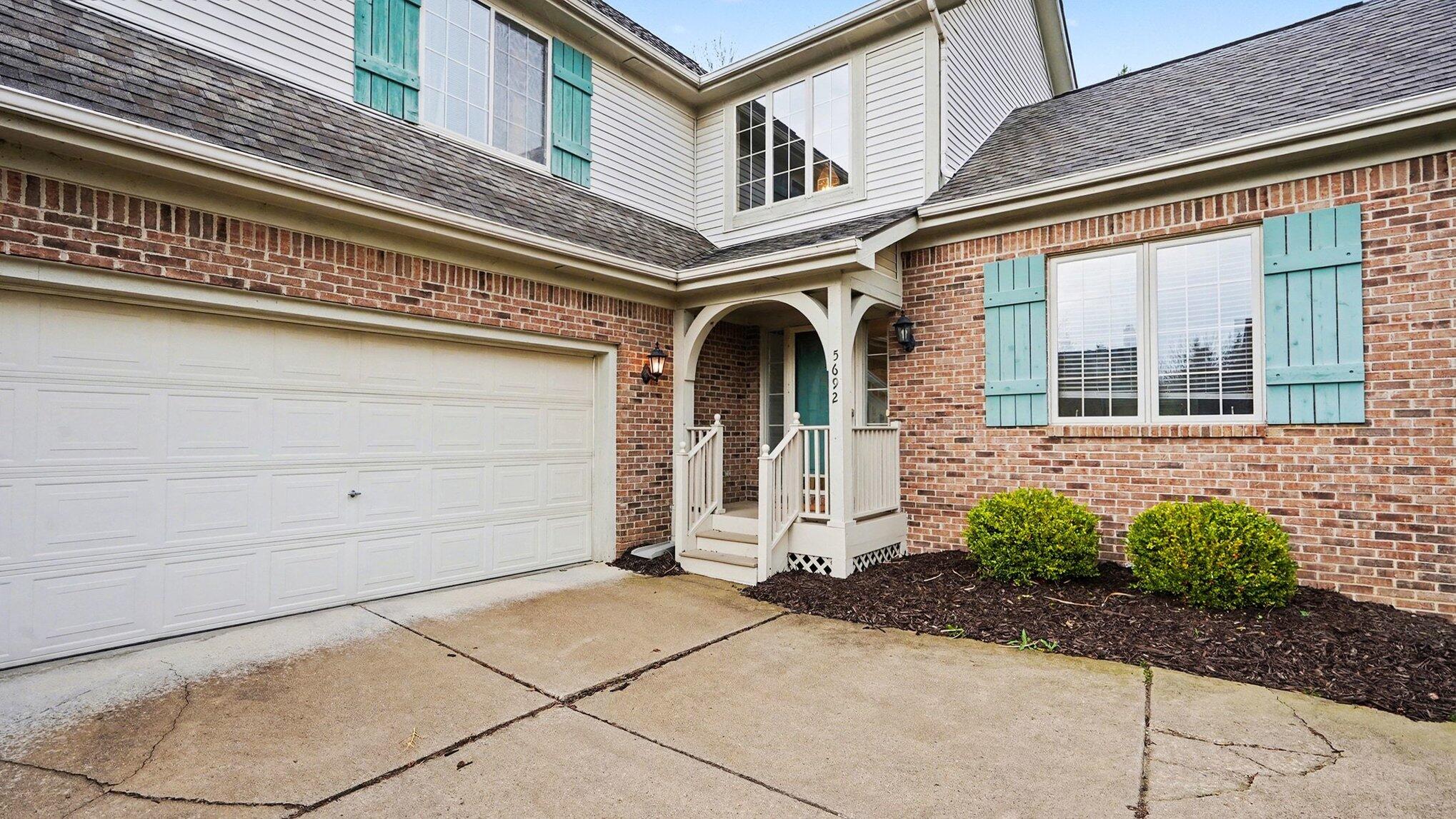 5692 Versailles Avenue