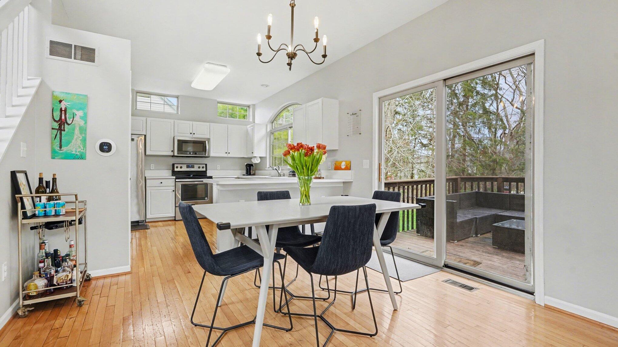 5692 Versailles Avenue