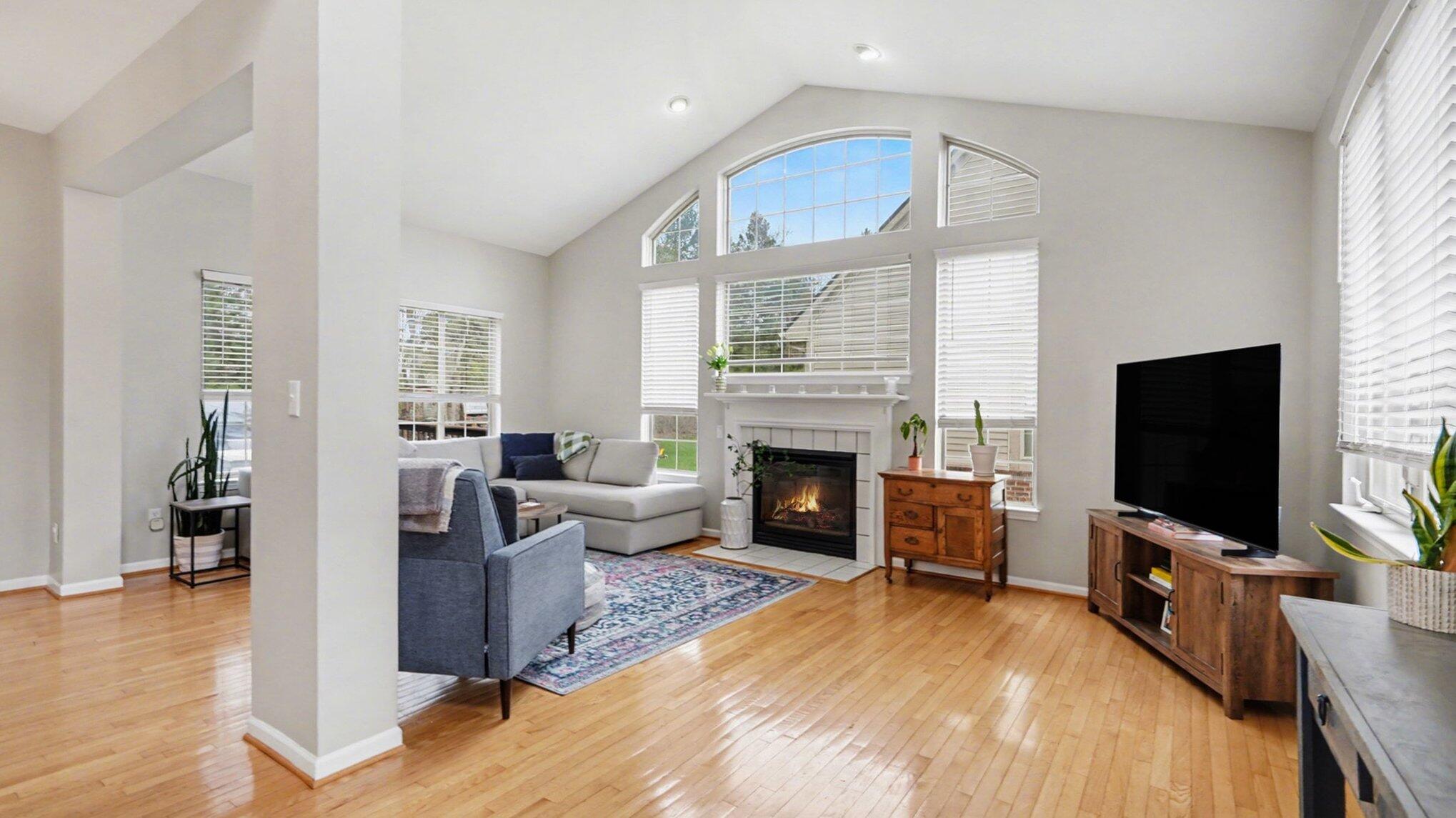 5692 Versailles Avenue