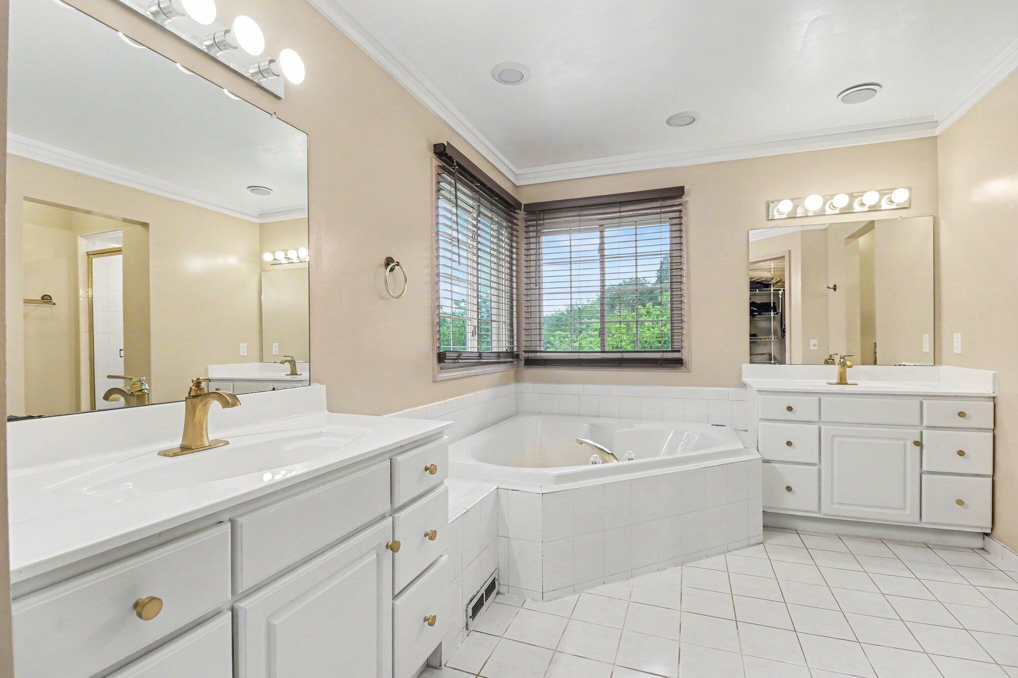 4077 Persimmon Drive