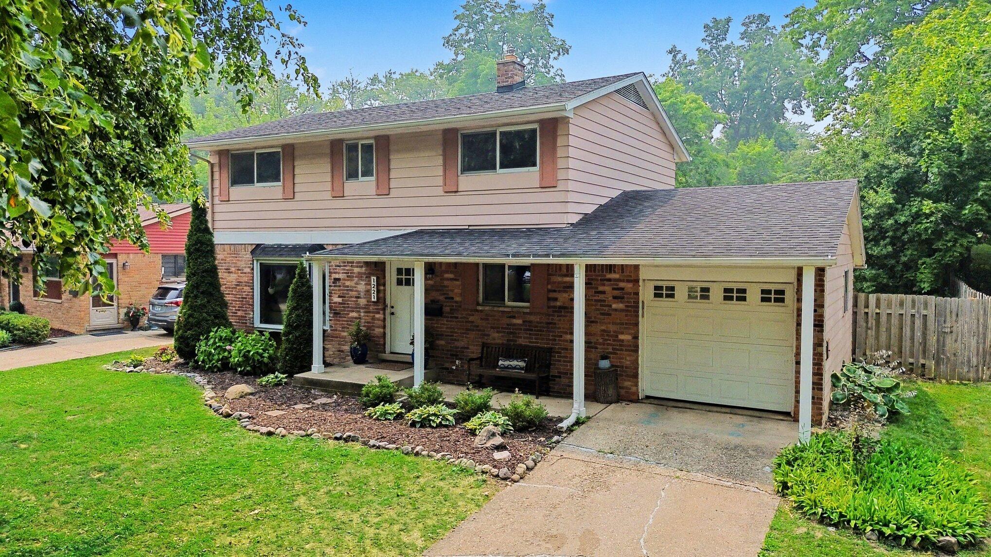 1221 Wines Drive