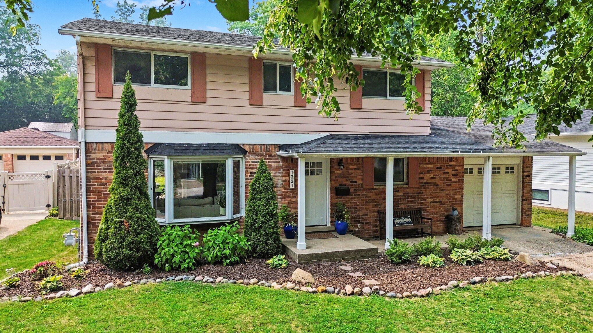 1221 Wines Drive