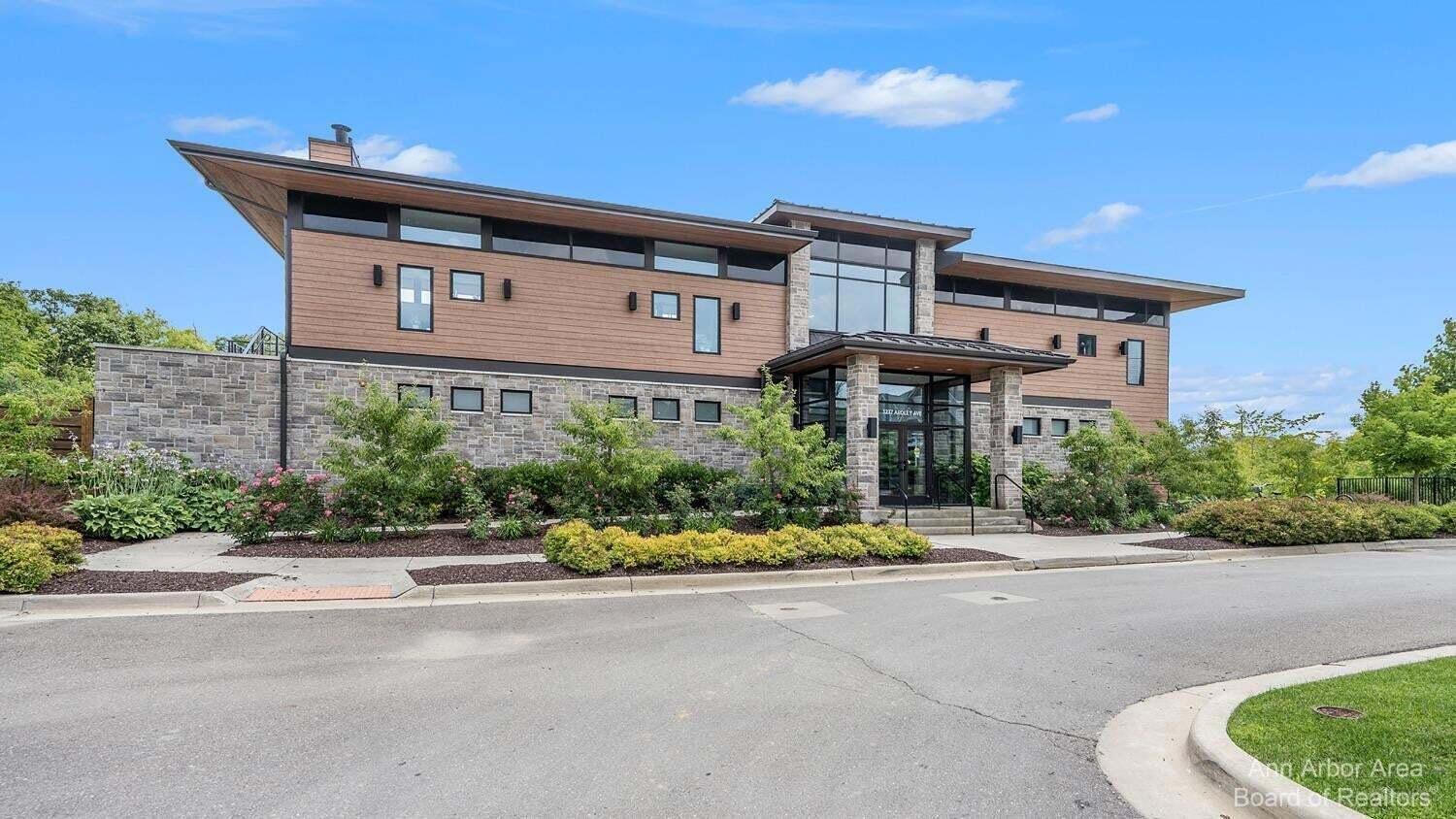 3239 Brackley Drive