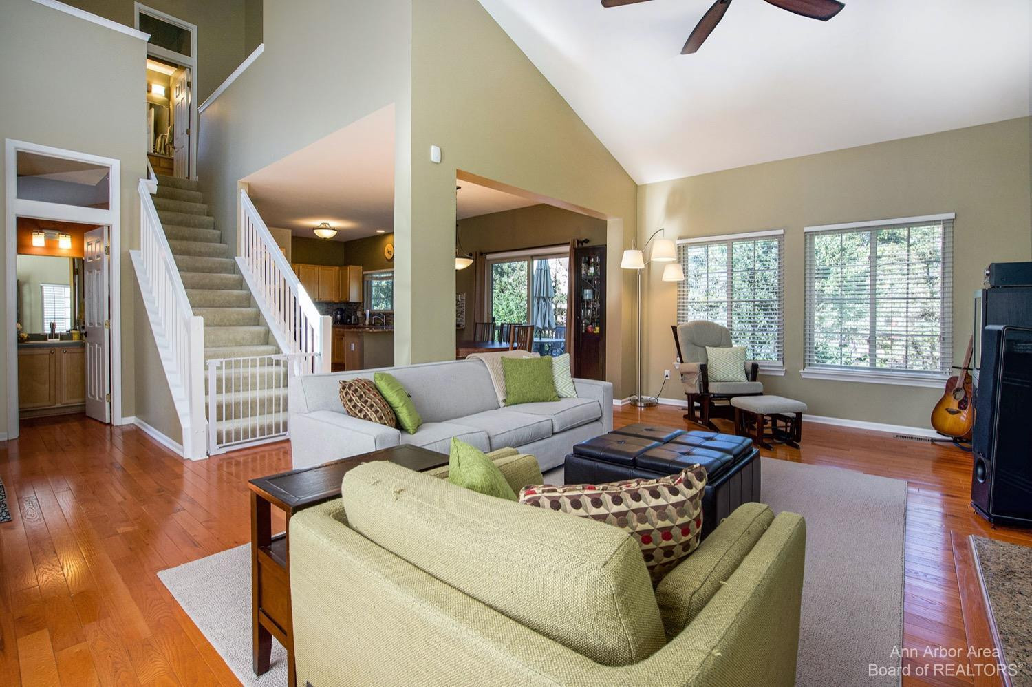 5816 Villa France Avenue