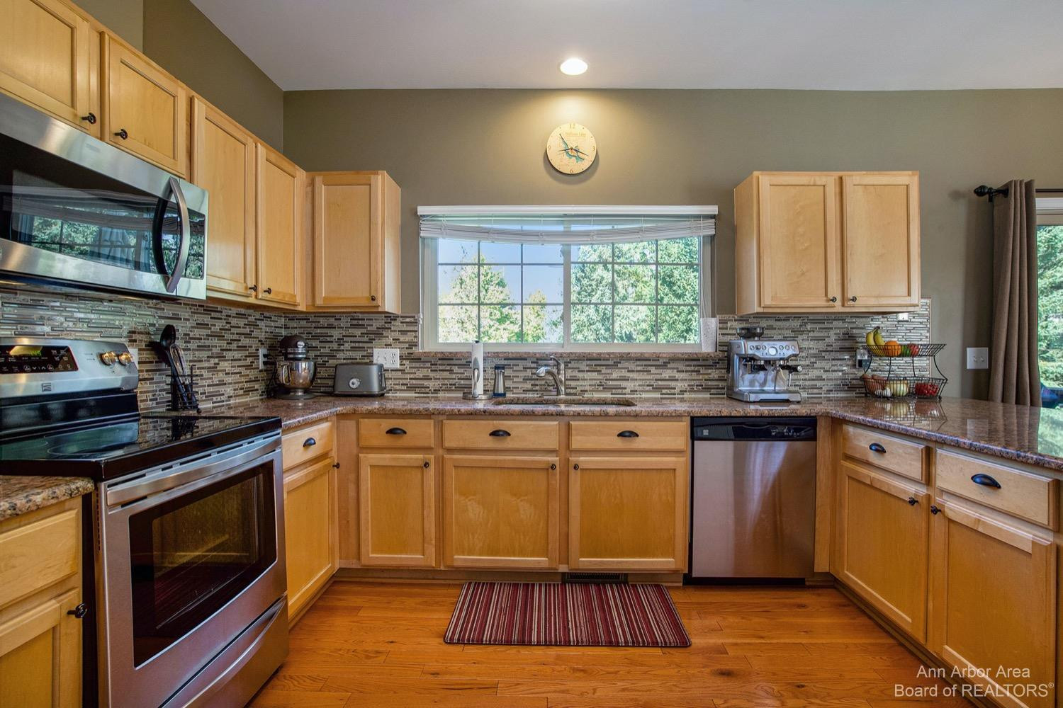 5816 Villa France Avenue