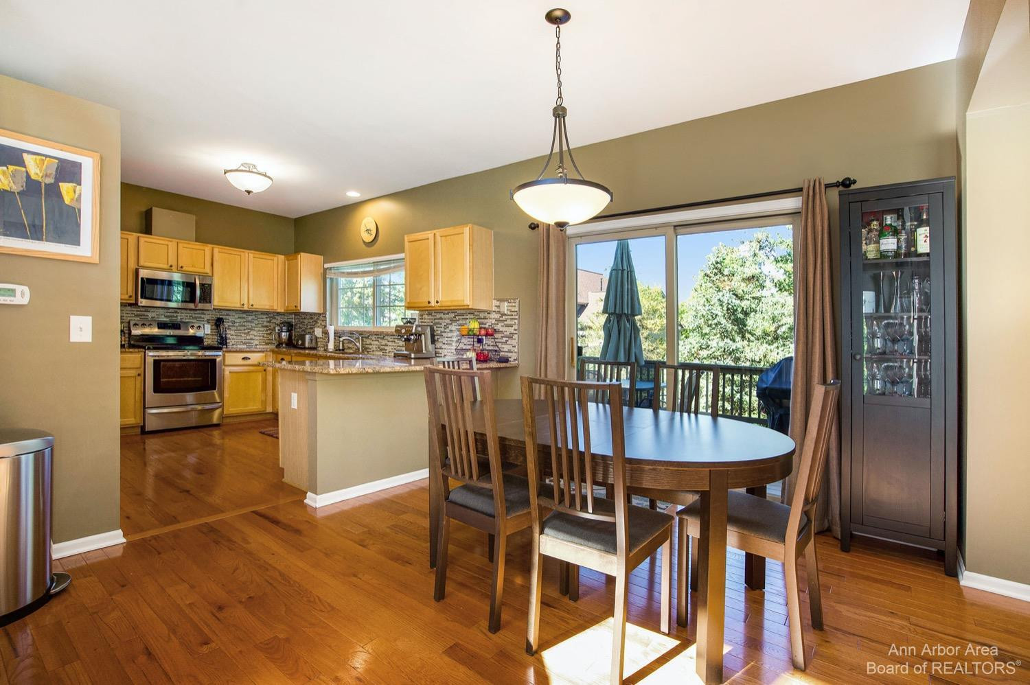 5816 Villa France Avenue