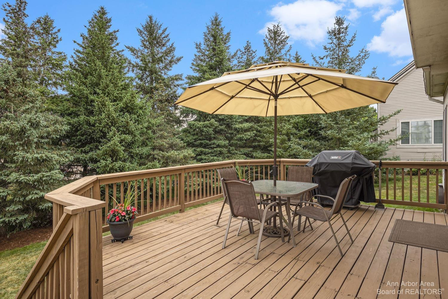 5816 Villa France Avenue