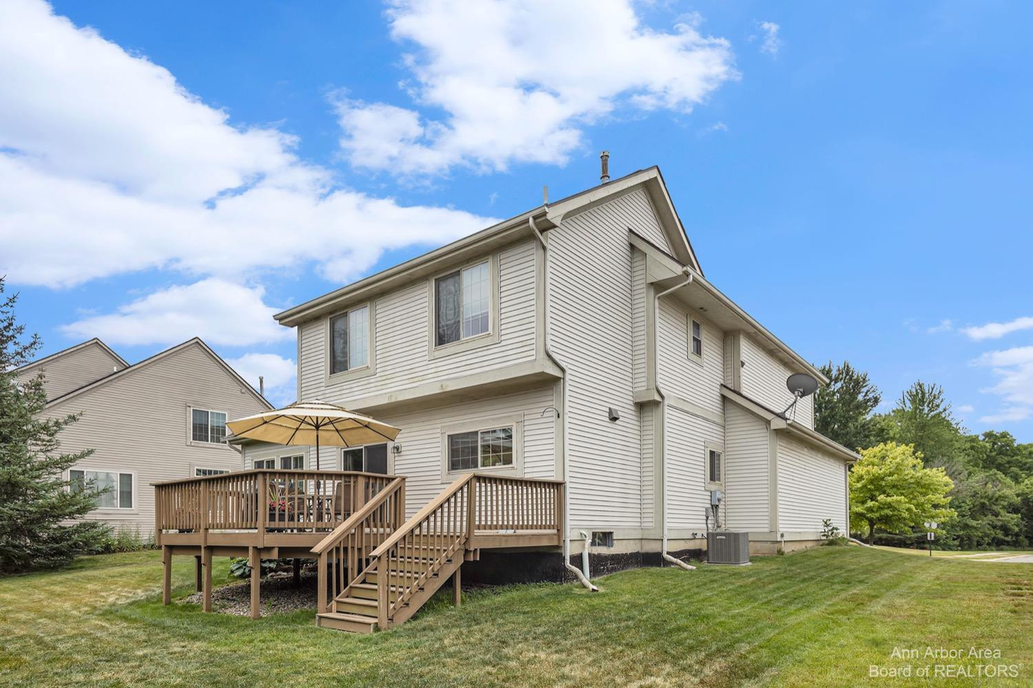 5816 Villa France Avenue