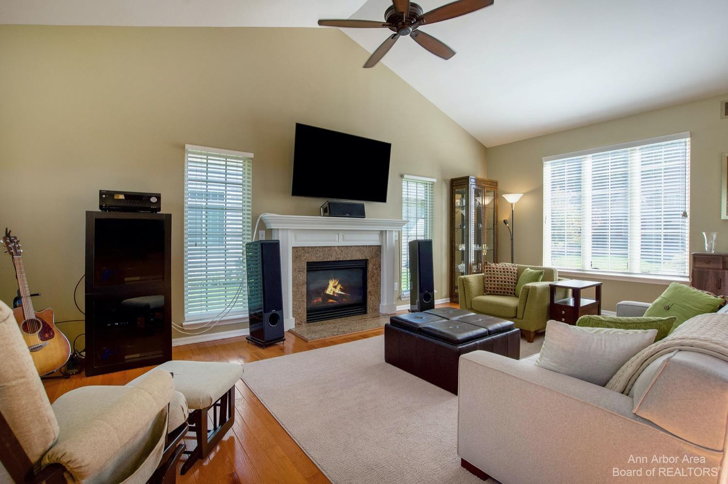 5816 Villa France Avenue