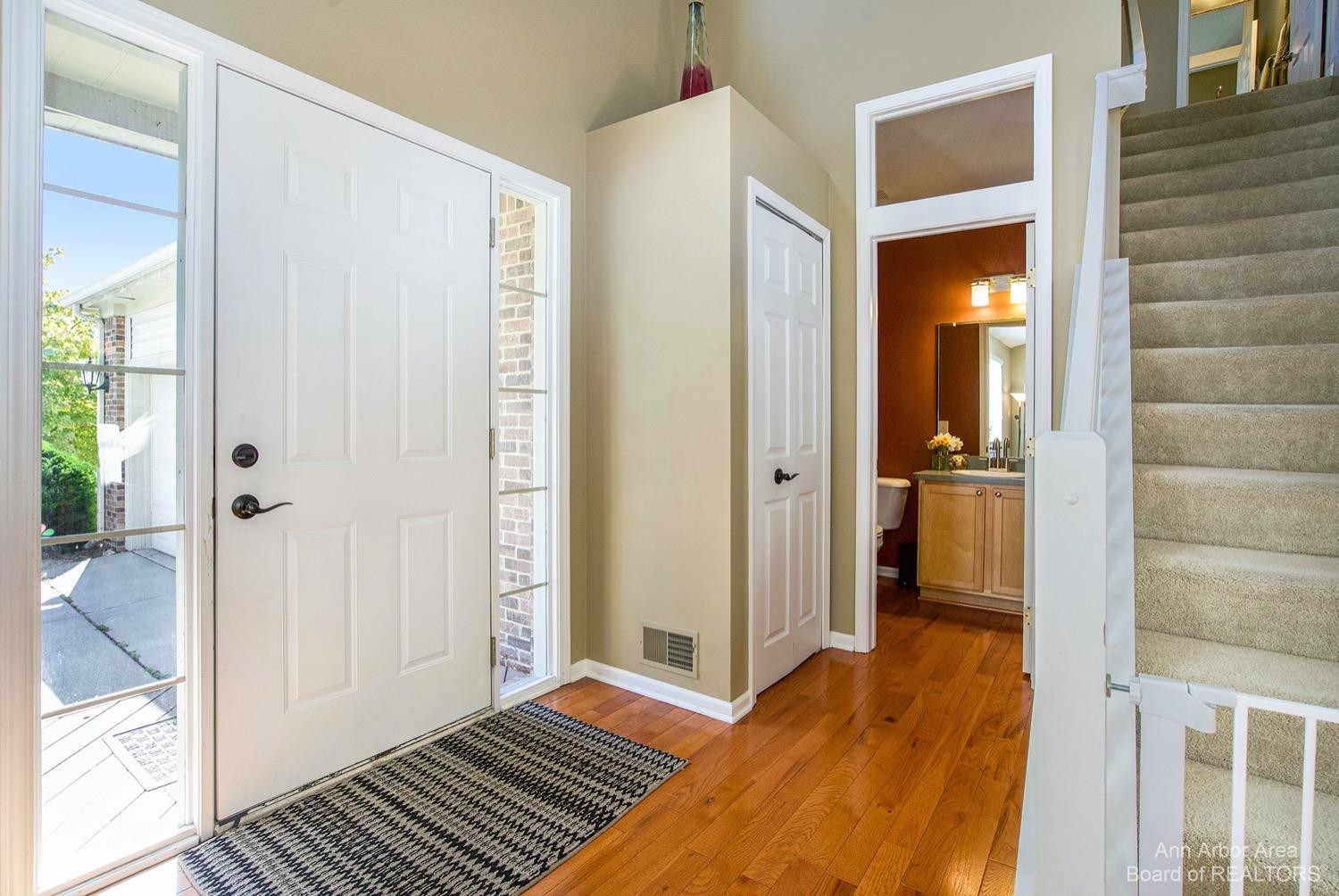 5816 Villa France Avenue