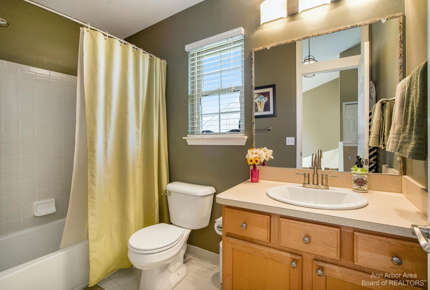 5816 Villa France Avenue