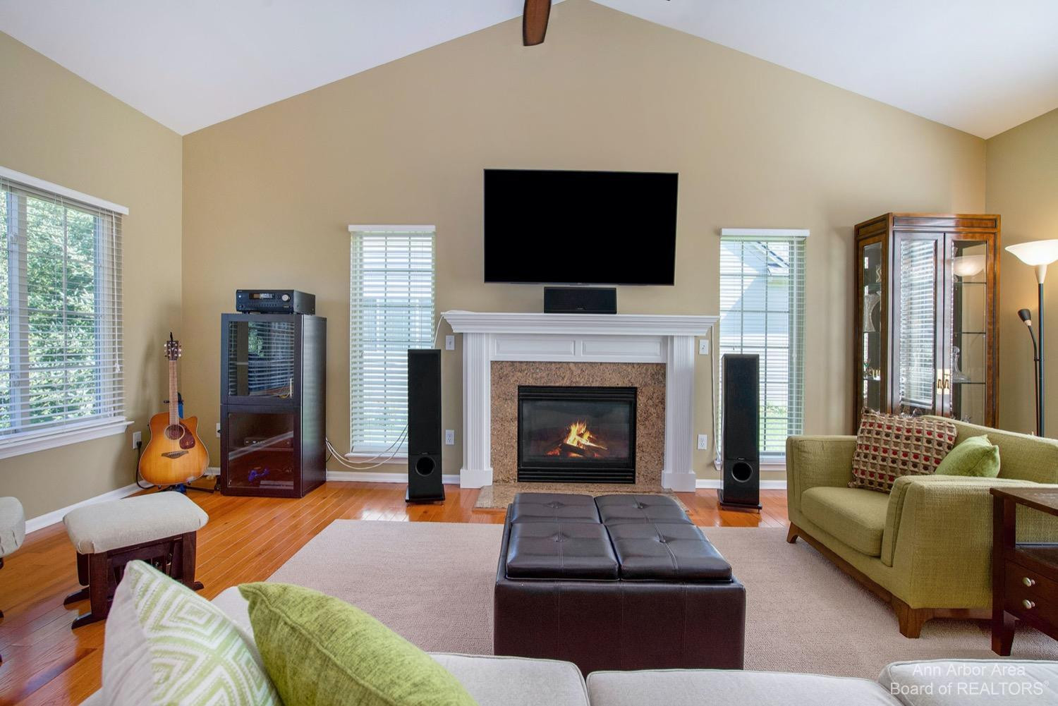 5816 Villa France Avenue