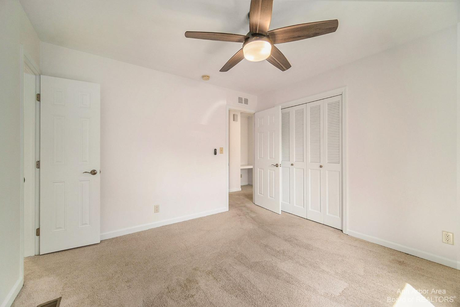 910 Arbordale Street