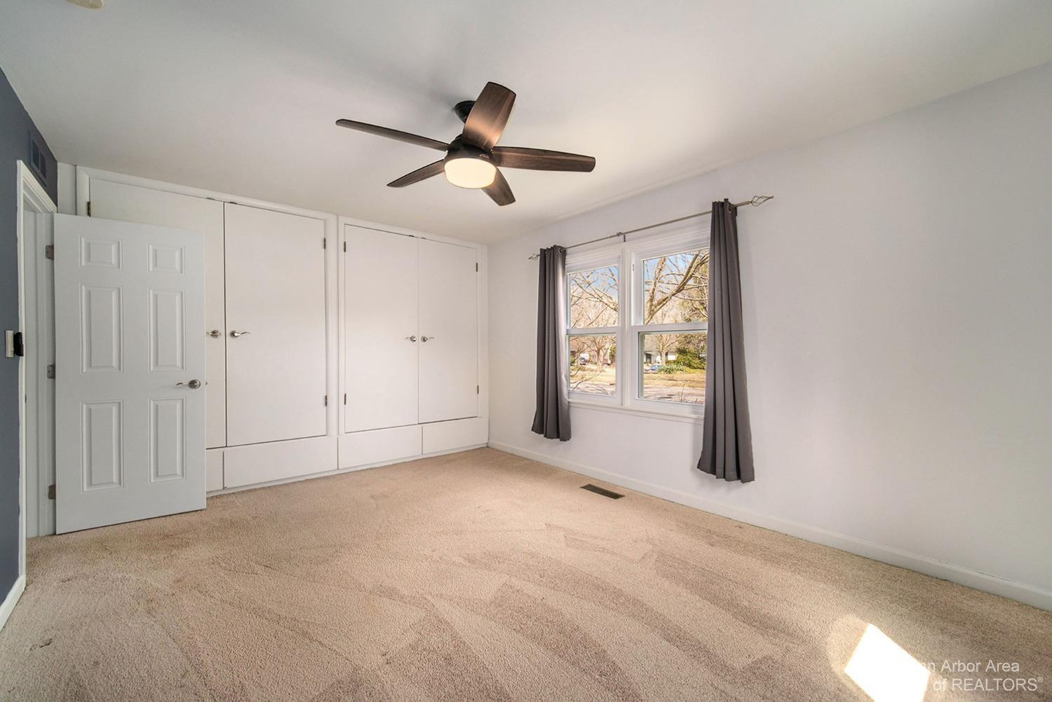 910 Arbordale Street