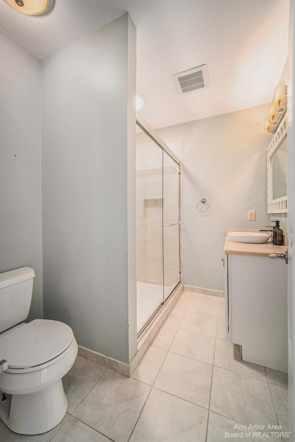 910 Arbordale Street