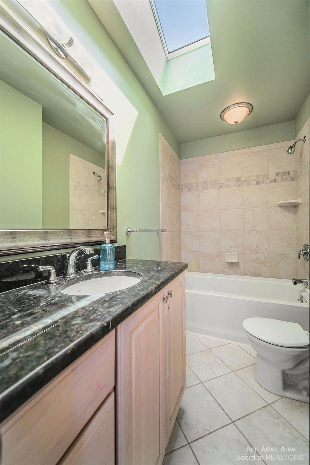 910 Arbordale Street