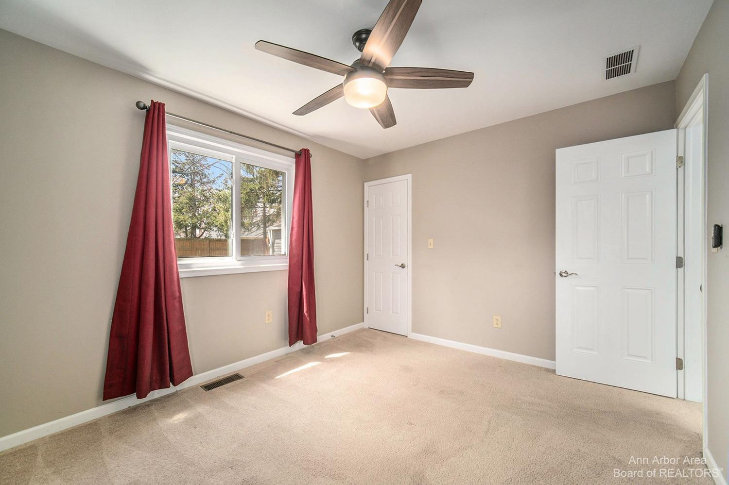 910 Arbordale Street