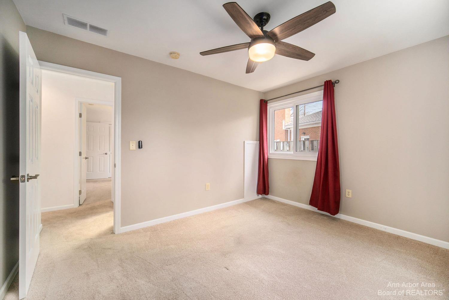 910 Arbordale Street