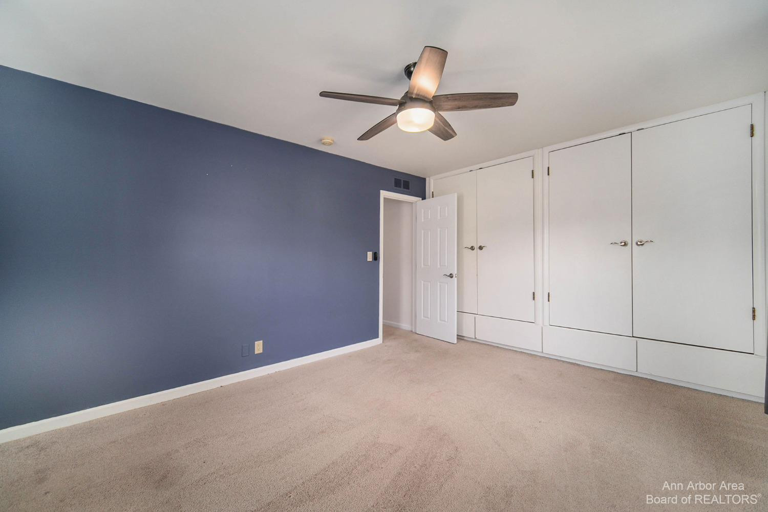 910 Arbordale Street