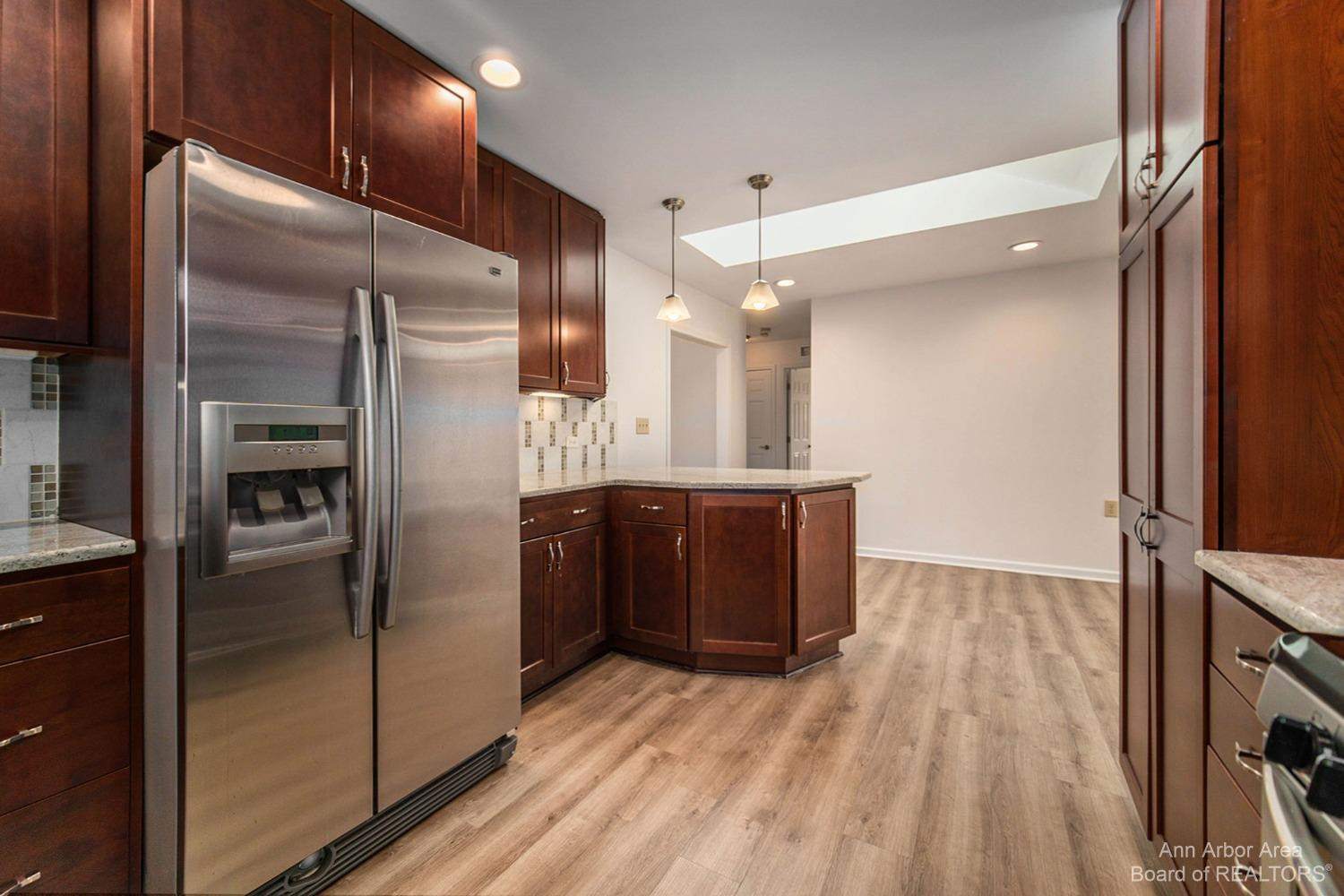 910 Arbordale Street