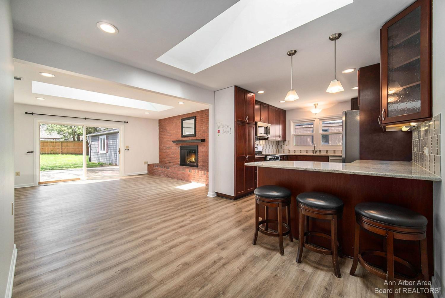 910 Arbordale Street