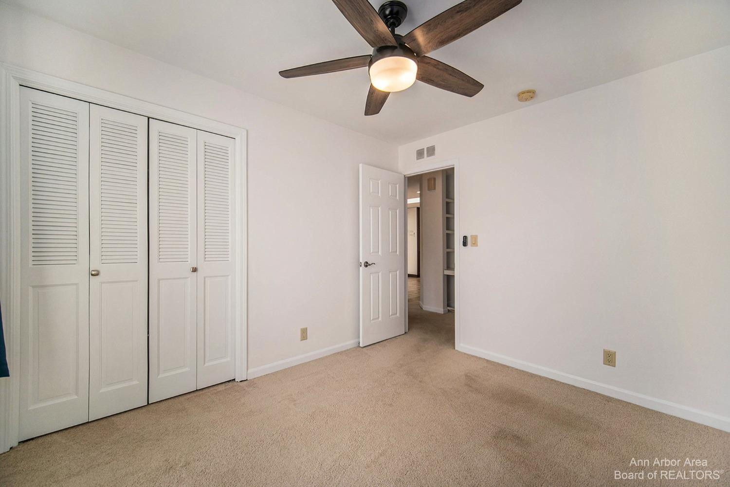 910 Arbordale Street