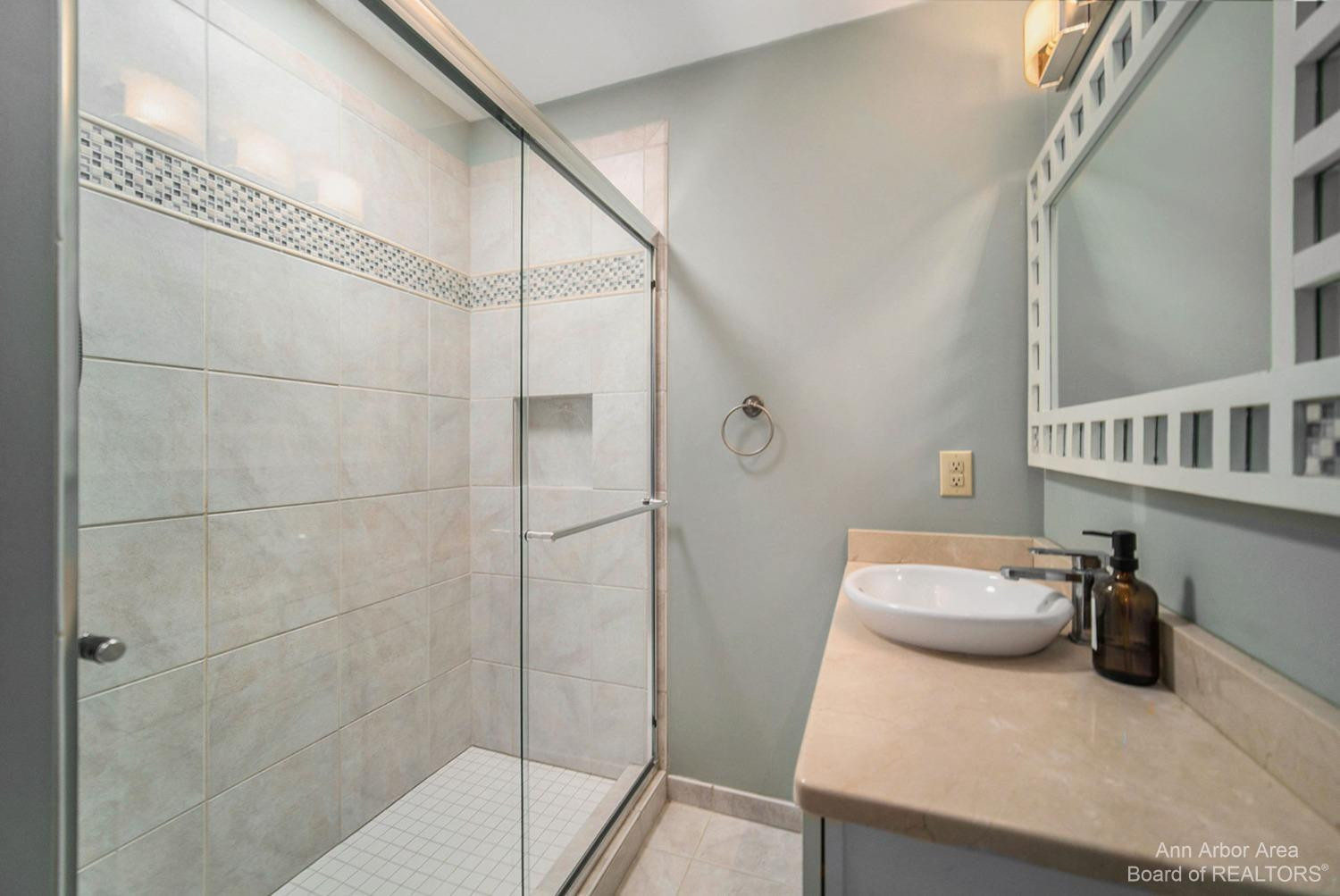 910 Arbordale Street